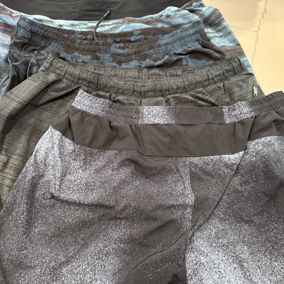 Men's Athletic Shorts Set in Gray and Black